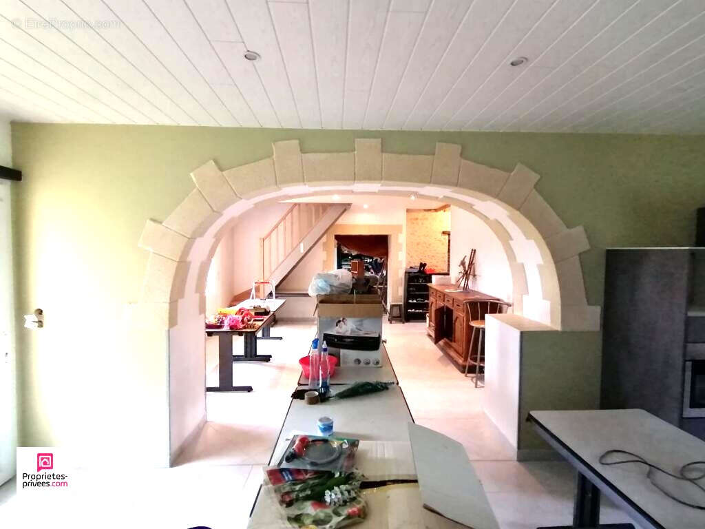 Maison à NEAUPHE-SOUS-ESSAI