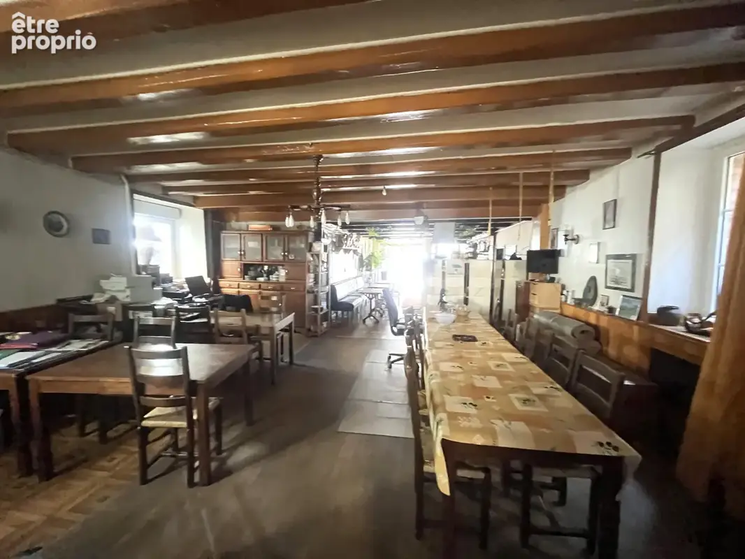 Centre d'Egliseneuve d'Entraigues Bar avec activité d’Hôtel-Restaurant - photo 5