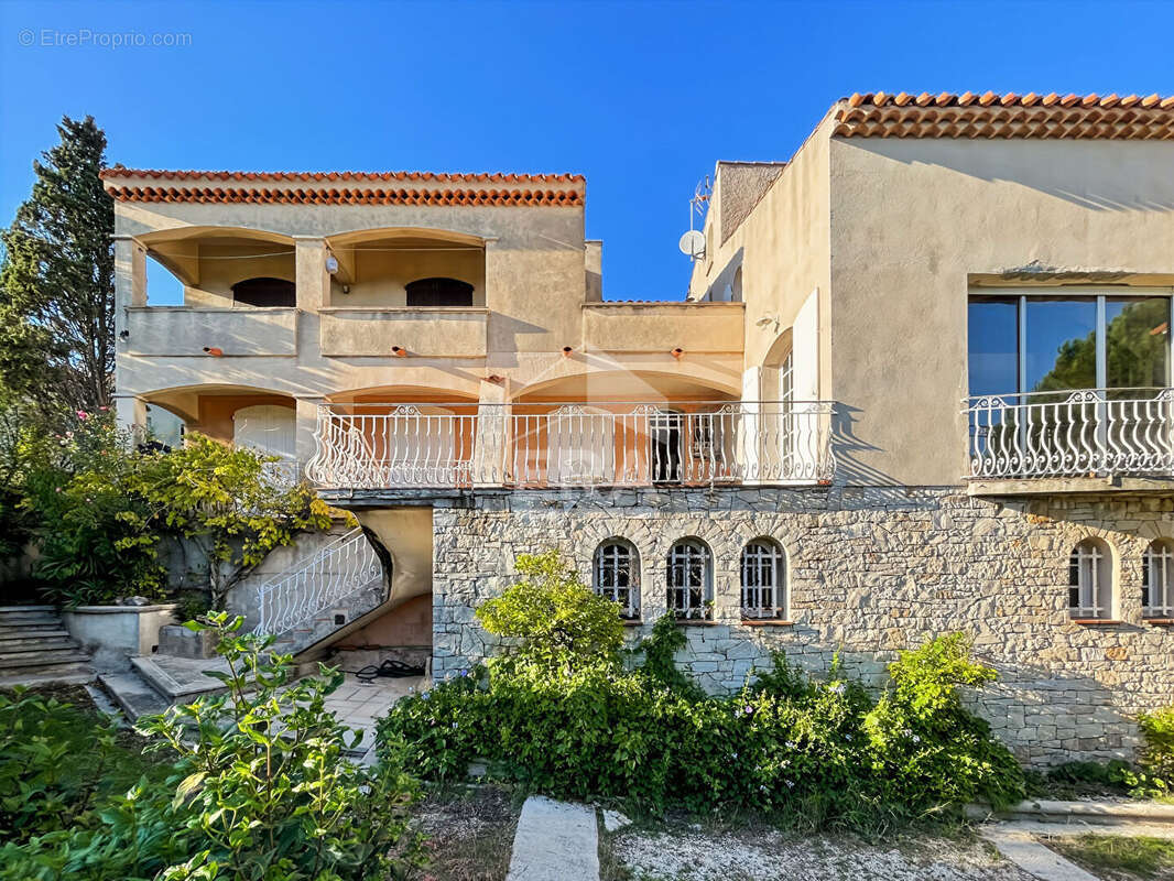 Maison à SAUSSET-LES-PINS