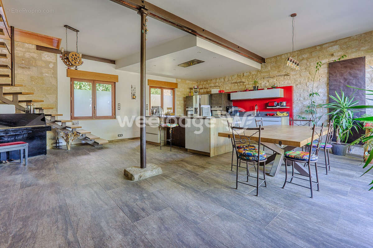 Maison à MAURECOURT