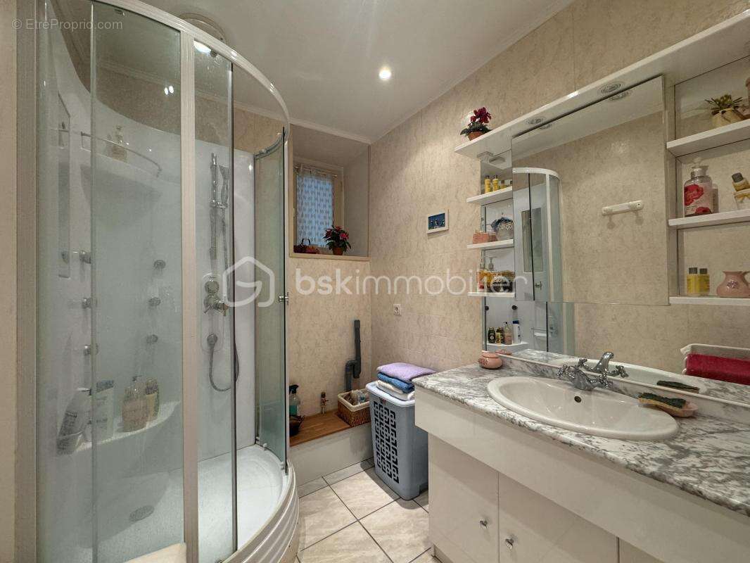 Maison à OZOUER-LE-VOULGIS