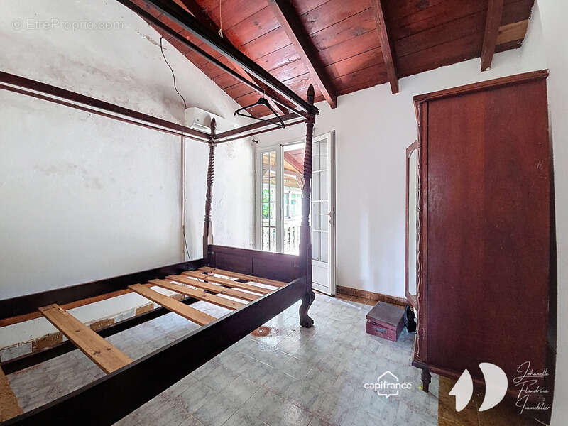 Maison à PETIT-BOURG