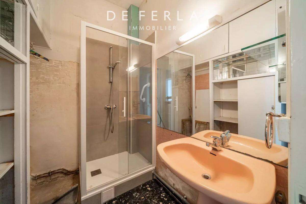 Appartement à PARIS-14E