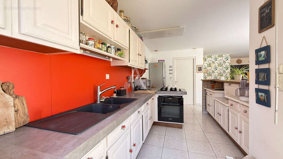 Maison à La Roche-sur-Yon - quartier de la Gare - photo 4