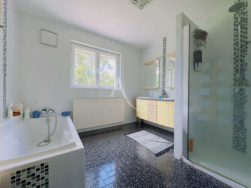 Maison à VENANSAULT