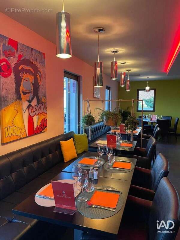 Photo 2 - Commerce à ROBION