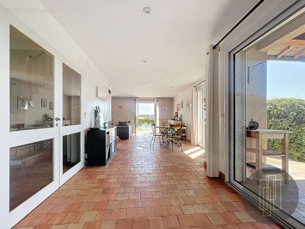 Maison à SAINT-DIDIER-DE-FORMANS