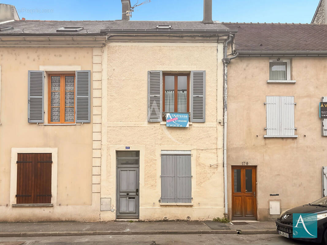 Maison à ETAMPES