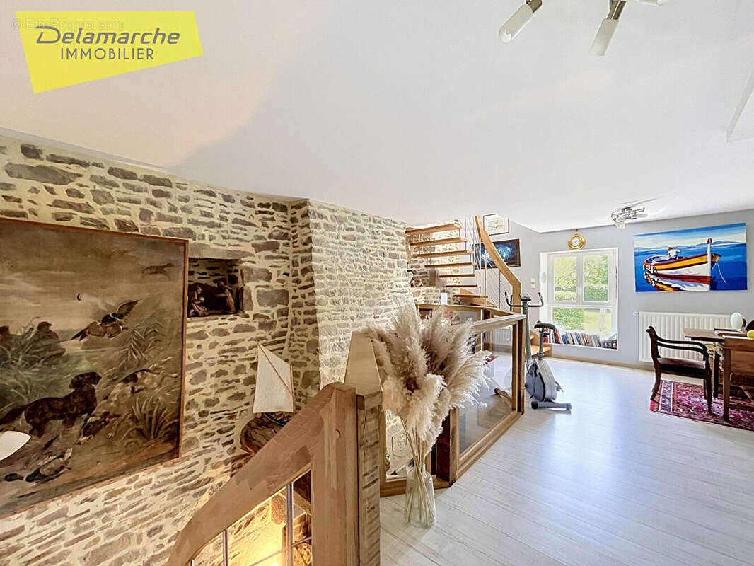 Maison en pierres entièrement rénovée dans un cadre verdoyant à moins de 20 minutes de Granville - photo 11