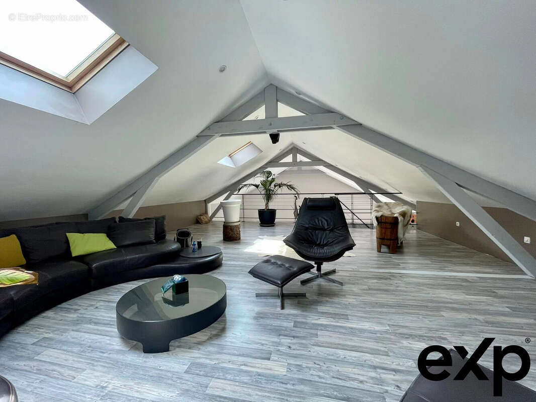 Maison à CHINDRIEUX