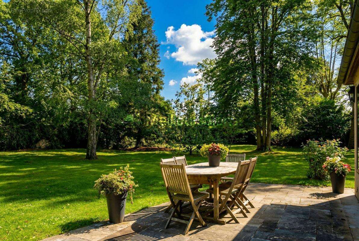 Maison à FEUCHEROLLES