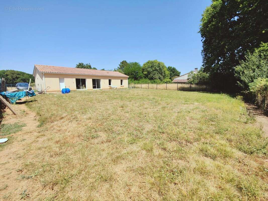 Maison 103 m² à Leogeats  - photo 8