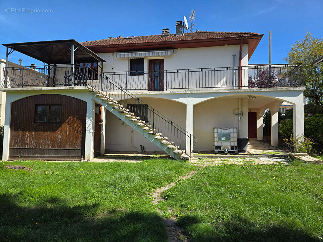 Maison à SAINT-GENIX-SUR-GUIERS