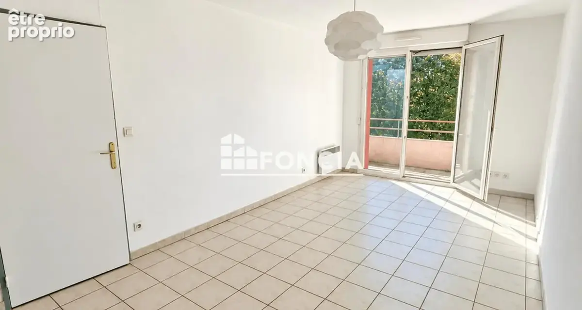 Appartement de type 2 dans une résidence fermée sécurisée avec Piscine - photo 2