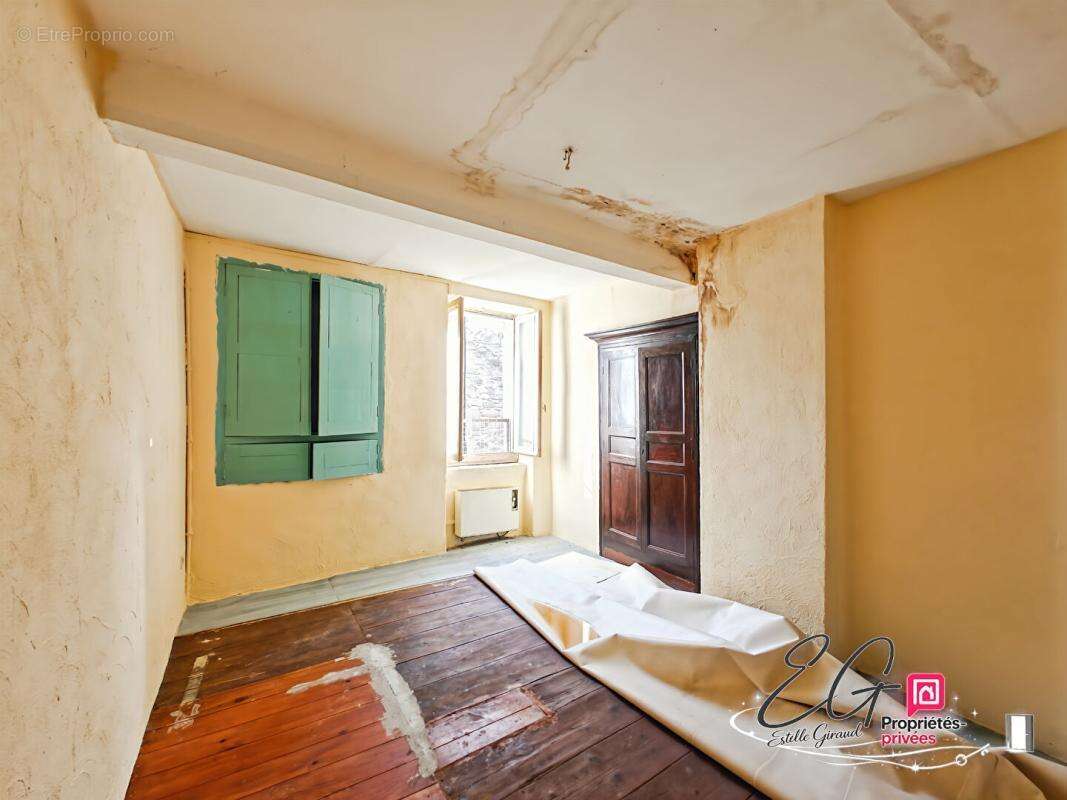 Laure Minervois,  Projet de rénovation : maison de village avec extérieur et garage - photo 7
