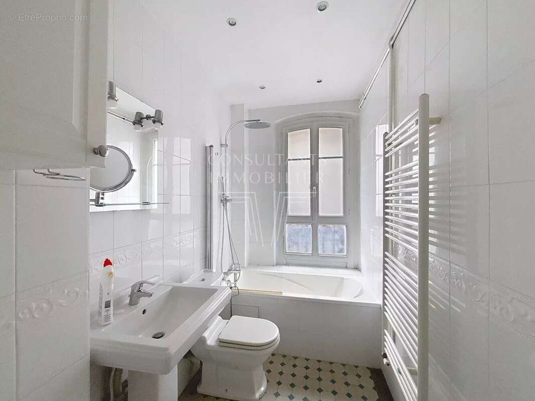 Appartement à NEUILLY-SUR-SEINE