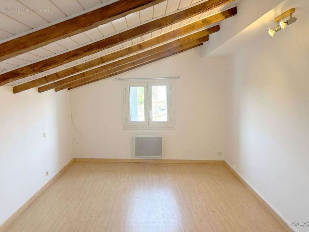 Maison 106 m² à Chenac-Saint-Seurin-D'uzet  - photo 4