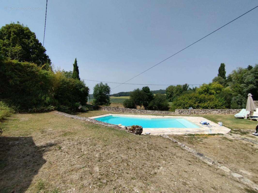 Maison à CASTELNAU-MONTRATIER