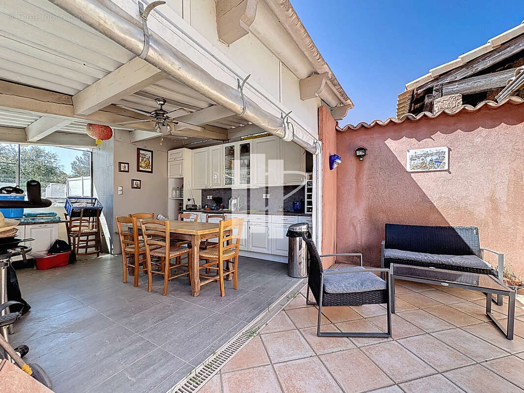Maison à LE MUY