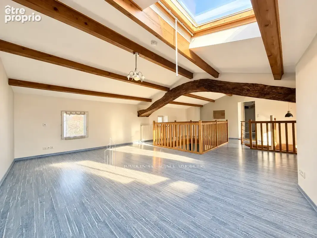 Grande bâtisse de caractère   Plus de 150 m2 habitables + seconde habitation d’environ 130 m2   Fort potentiel - photo 8