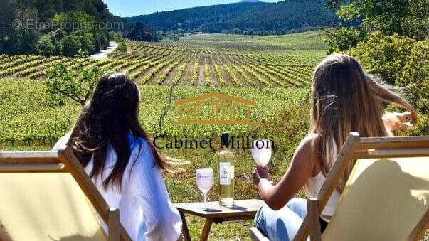 Maison à VIC-LA-GARDIOLE