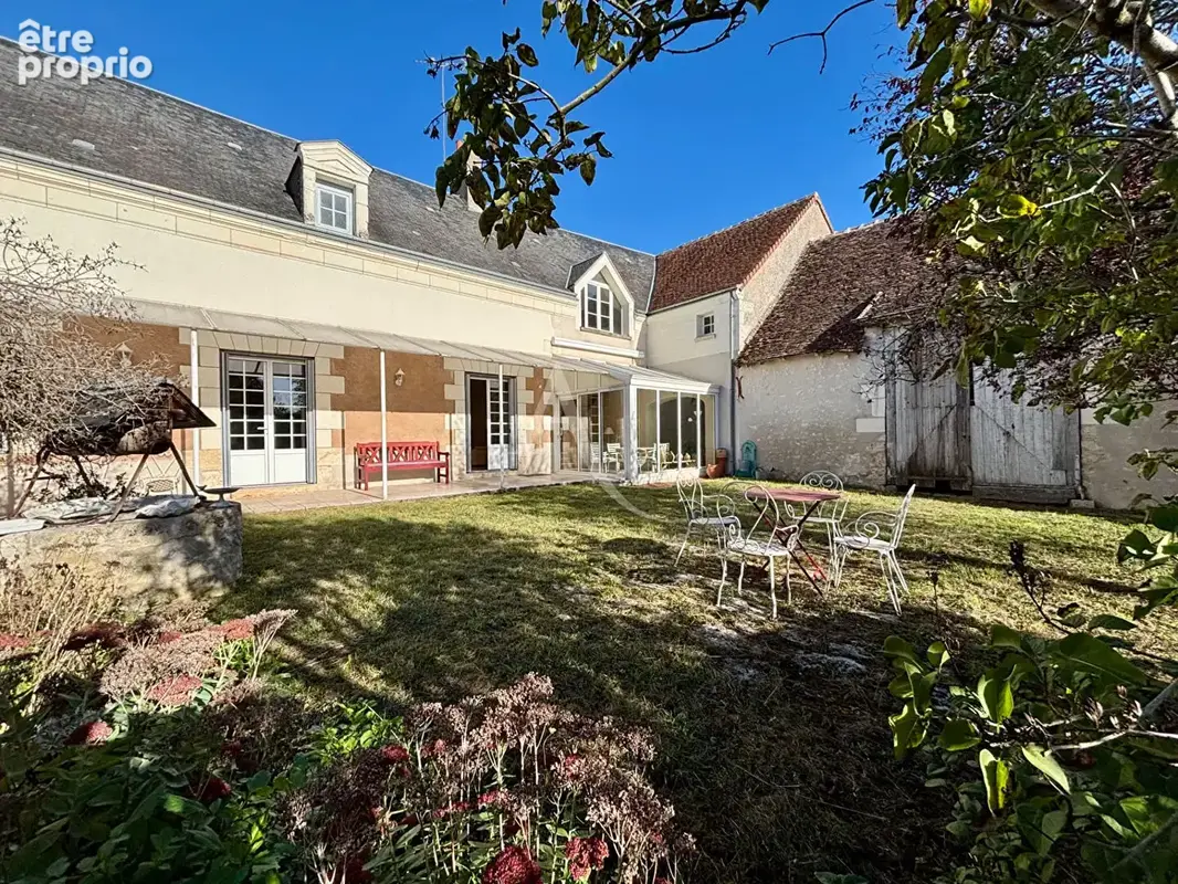 Maison ancienne en parfait état aux mutliples possibilités - photo 1