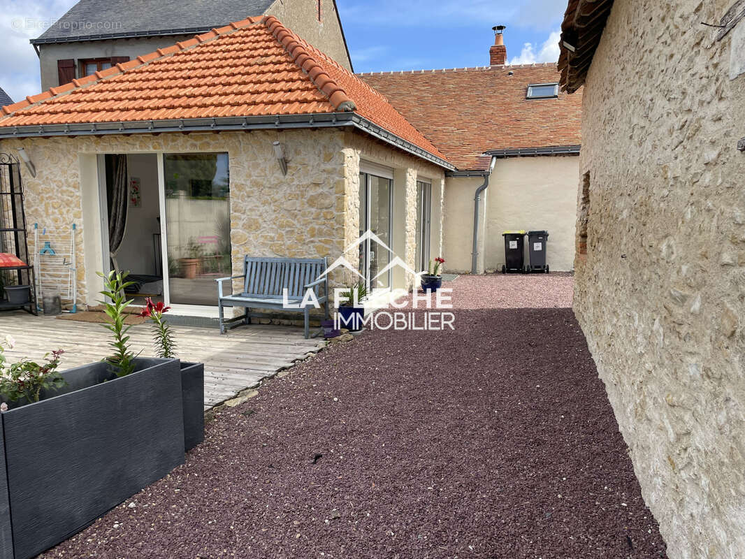 Maison de village décorée avec soin - photo 12