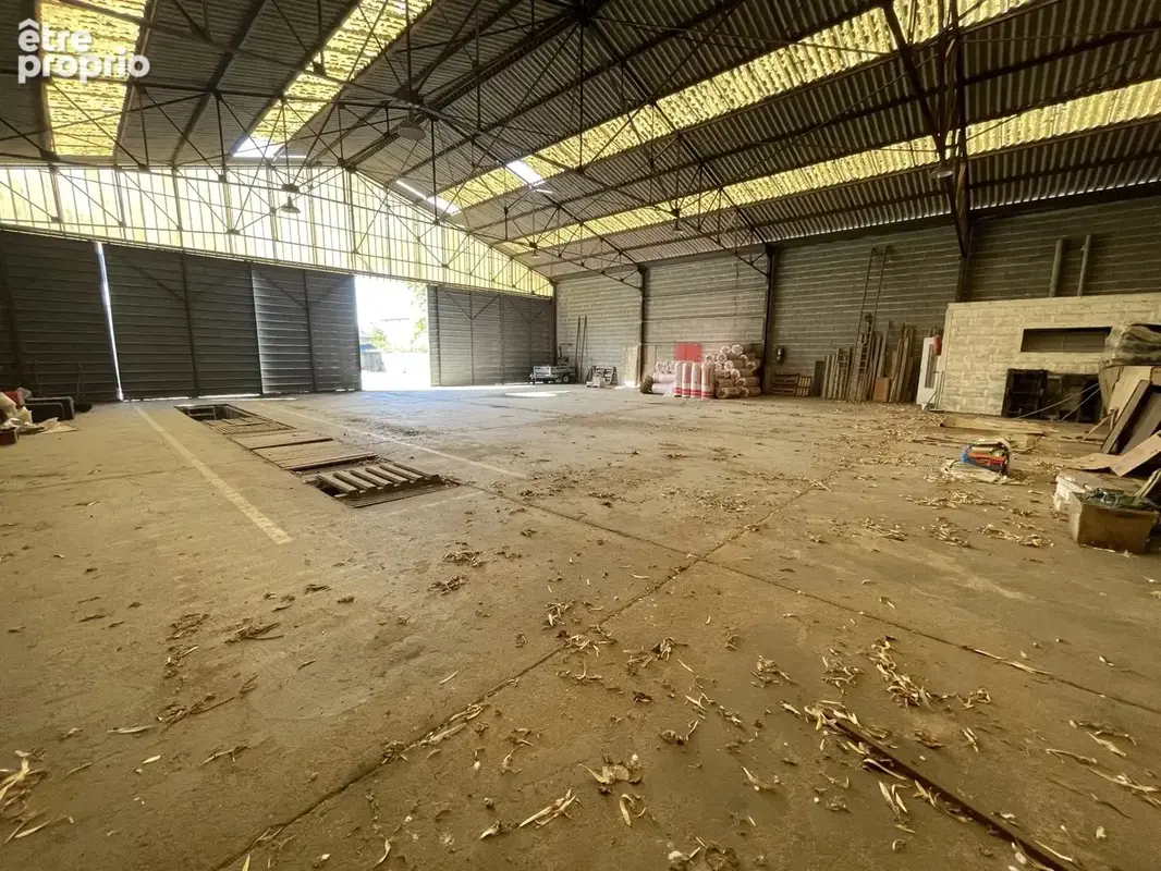 Maison bourgeoise avec terrain et hangar - photo 18