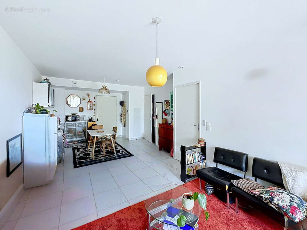 Appartement 2 pièces avec grande terrasse dans une résidence récente - photo 4