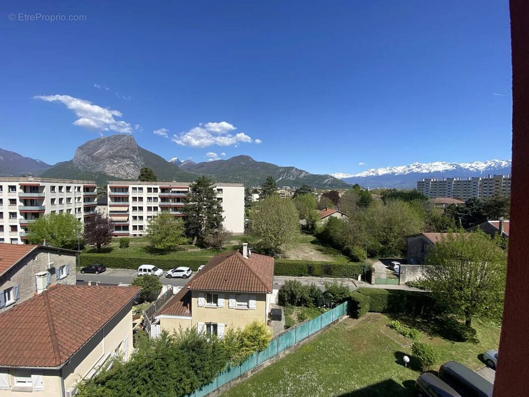 Appartement à FONTAINE