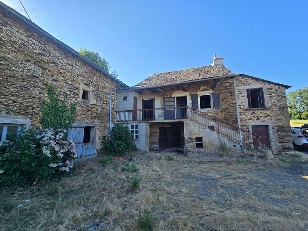 Corps de ferme a renover sur 4560m² - photo 18