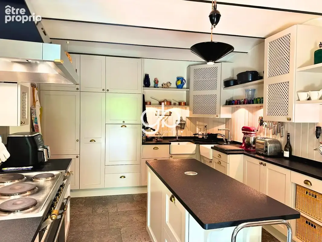 Mas à vendre proche sommières - 440 m2 - 7 chambres - piscine chauffée -  ascenseur - vue cévennes - photo 10