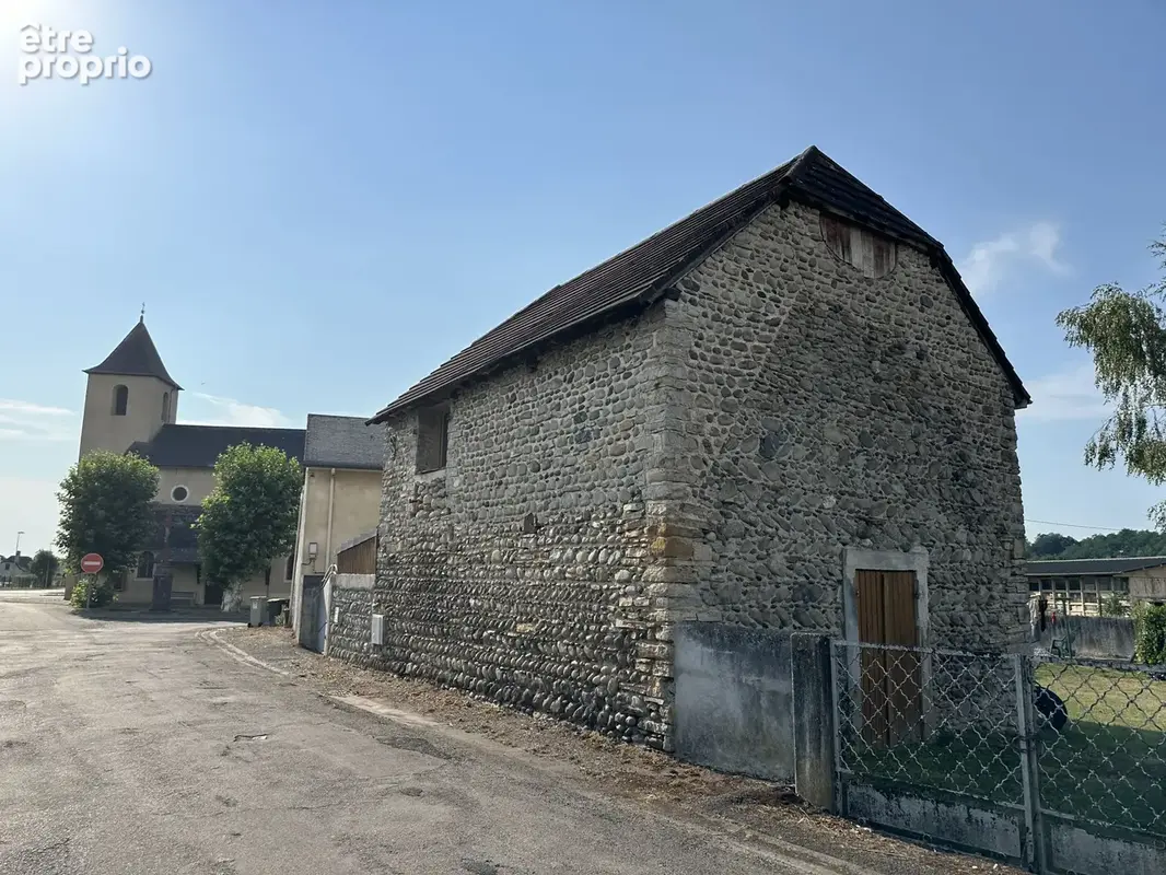 Au centre du village d'Escout - photo 6