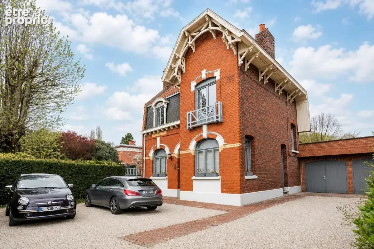 Maison spacieuse avec jardin et garages - photo 3