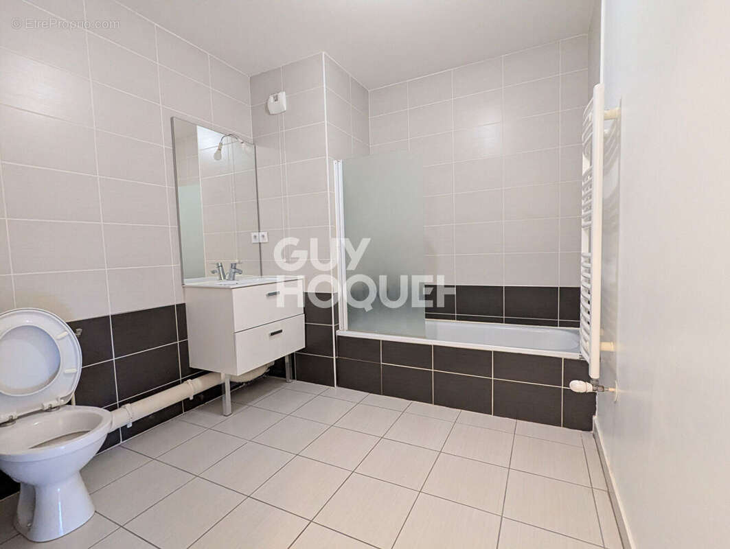 Appartement à DECINES-CHARPIEU