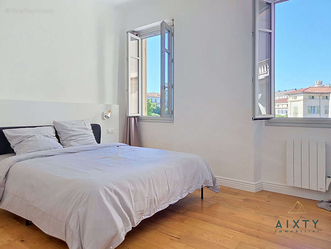 Appartement à MARSEILLE-1E