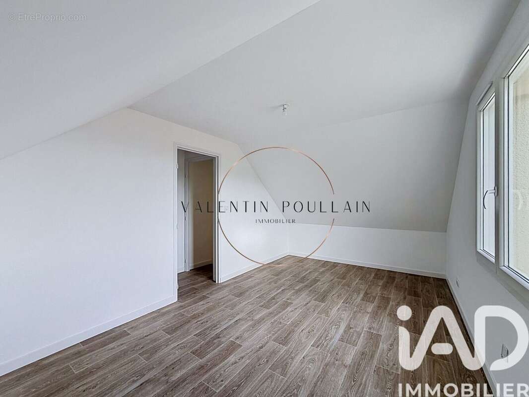 Maison 140 m² à Saint-Gilles  - photo 8