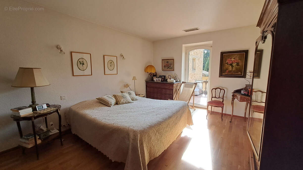 Maison à SAINTE-CECILE-LES-VIGNES