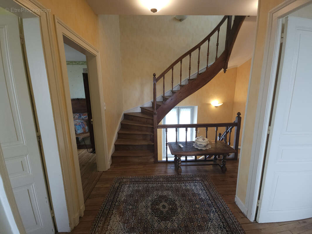 Maison à SAINT-GERMAIN-LES-BELLES