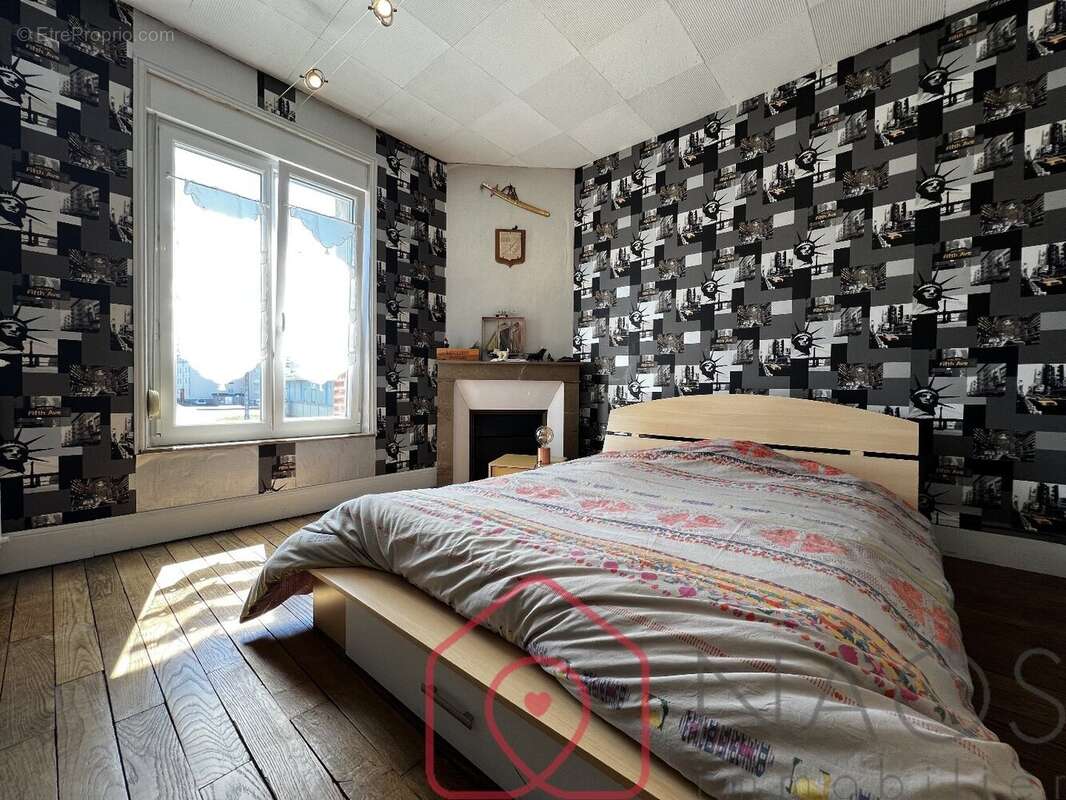 Maison à DONCHERY