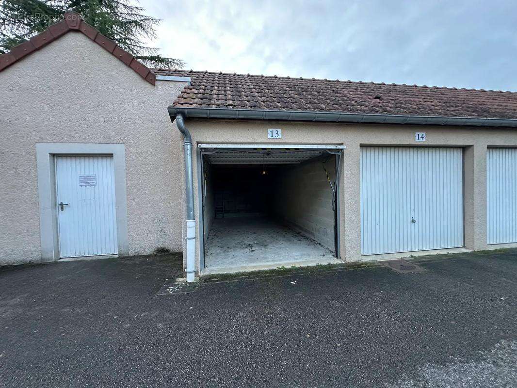 Appartement à PARON