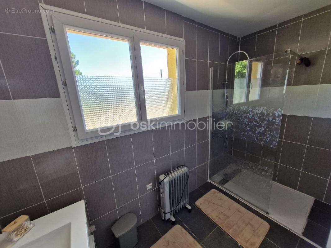 Charmante maison de 145m2 sur son terrain clos de 2224m2 dans un environnement calme à Mouleydier - photo 14