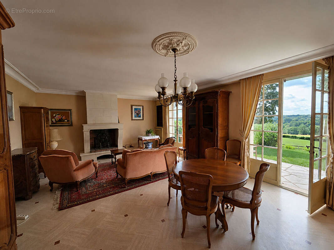 Belle maison familiale sur sous-sol total à Sainte-Sabine-sur-Longève - photo 4