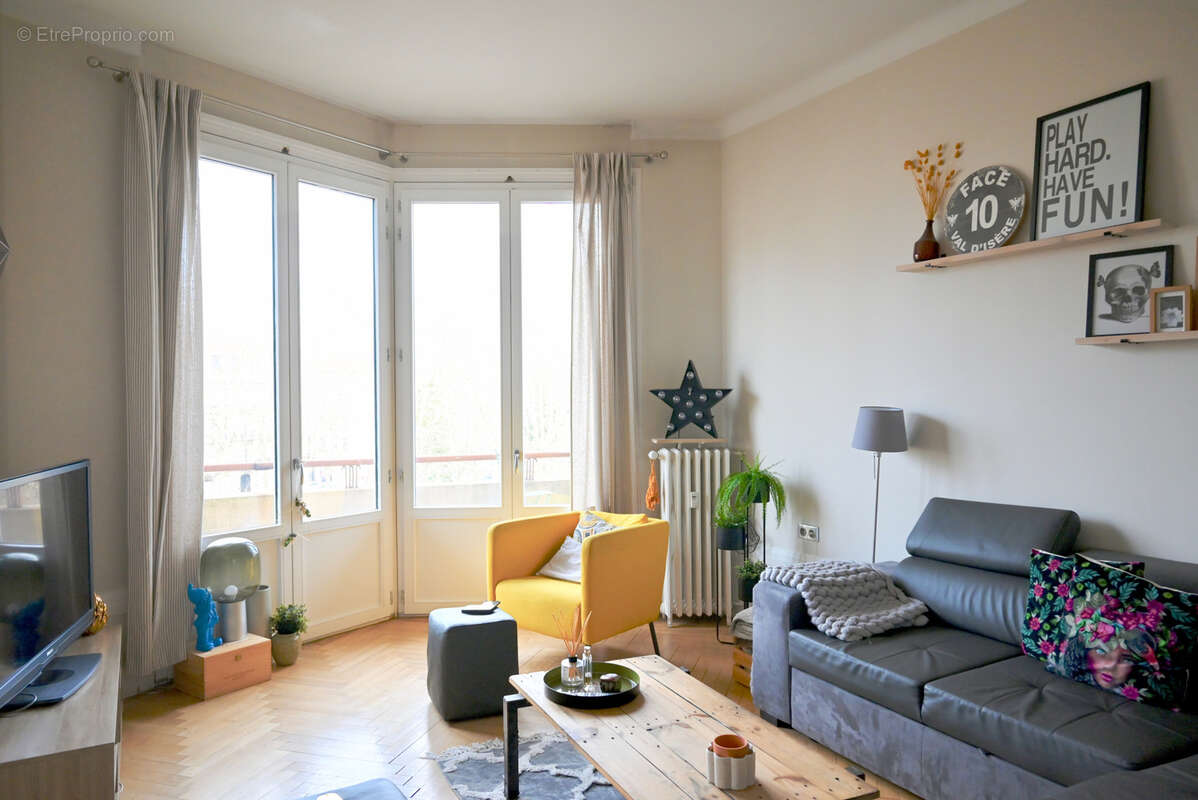 Appartement à SAINT-ETIENNE