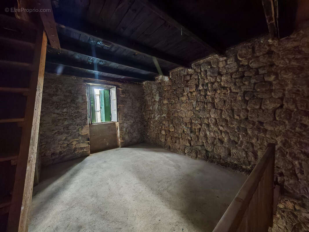 Maison à VERNOUX-EN-VIVARAIS