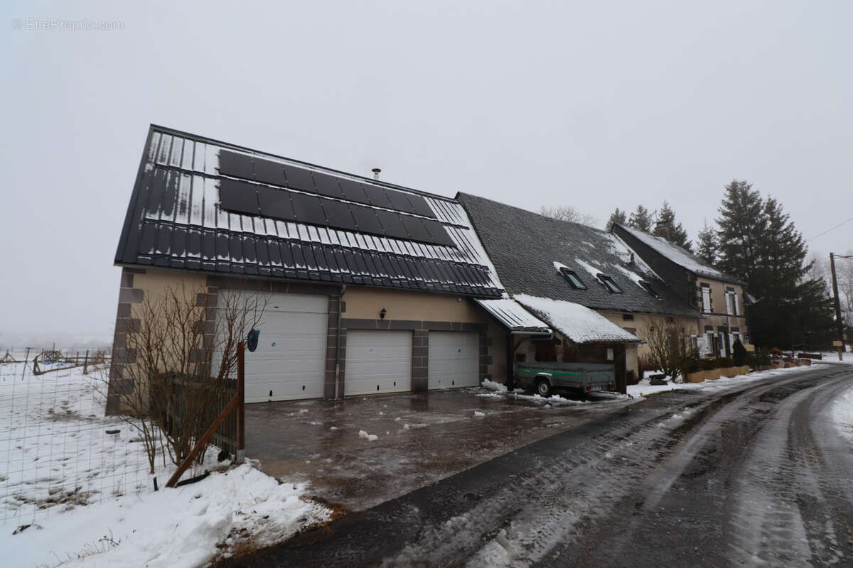 Maison à SAINT-SAUVES-D'AUVERGNE