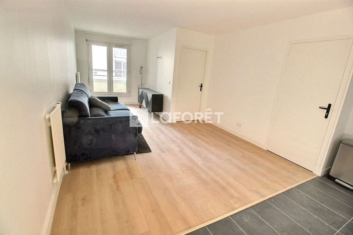 Appartement à VILLENEUVE-LA-GARENNE