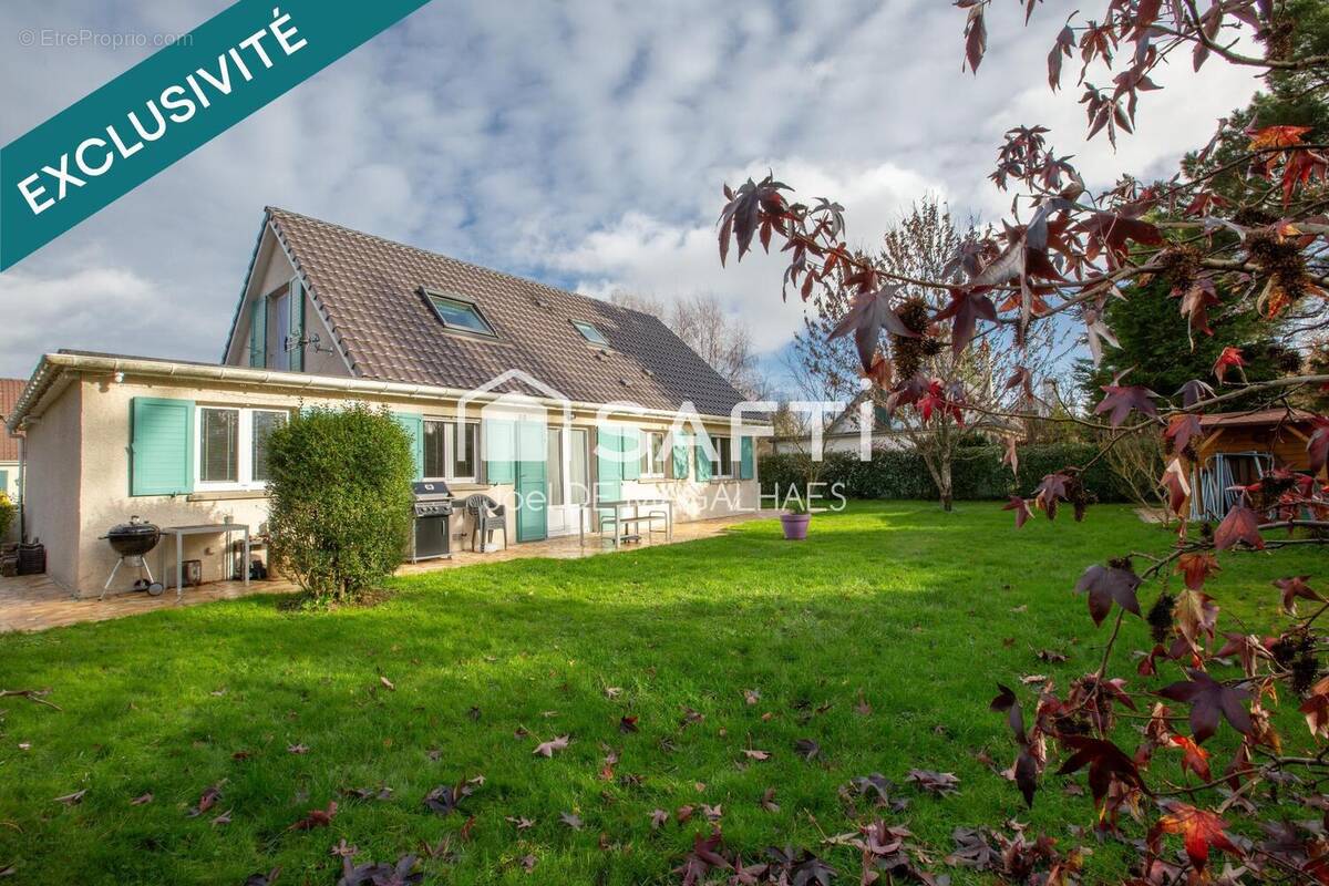 Photo 1 - Maison à LE MESNIL-SAINT-DENIS