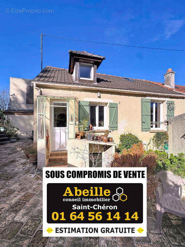 Maison à SAINT-CHERON