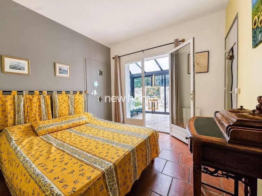 Élégante propriété de caractère avec très belle vue, piscine et gîte indépendant - photo 25